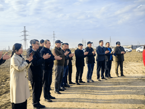 乌兹别克斯坦总统出席重大能源项目投产及新项目开工仪式