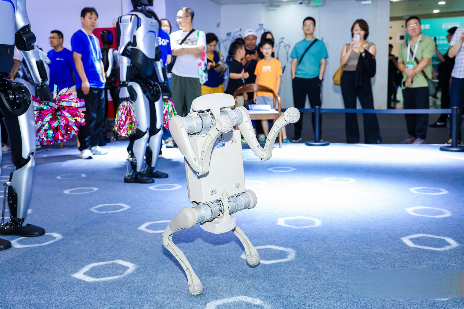 迪拜联合 Uber 与文远知行推出 Robotaxi 试点服务