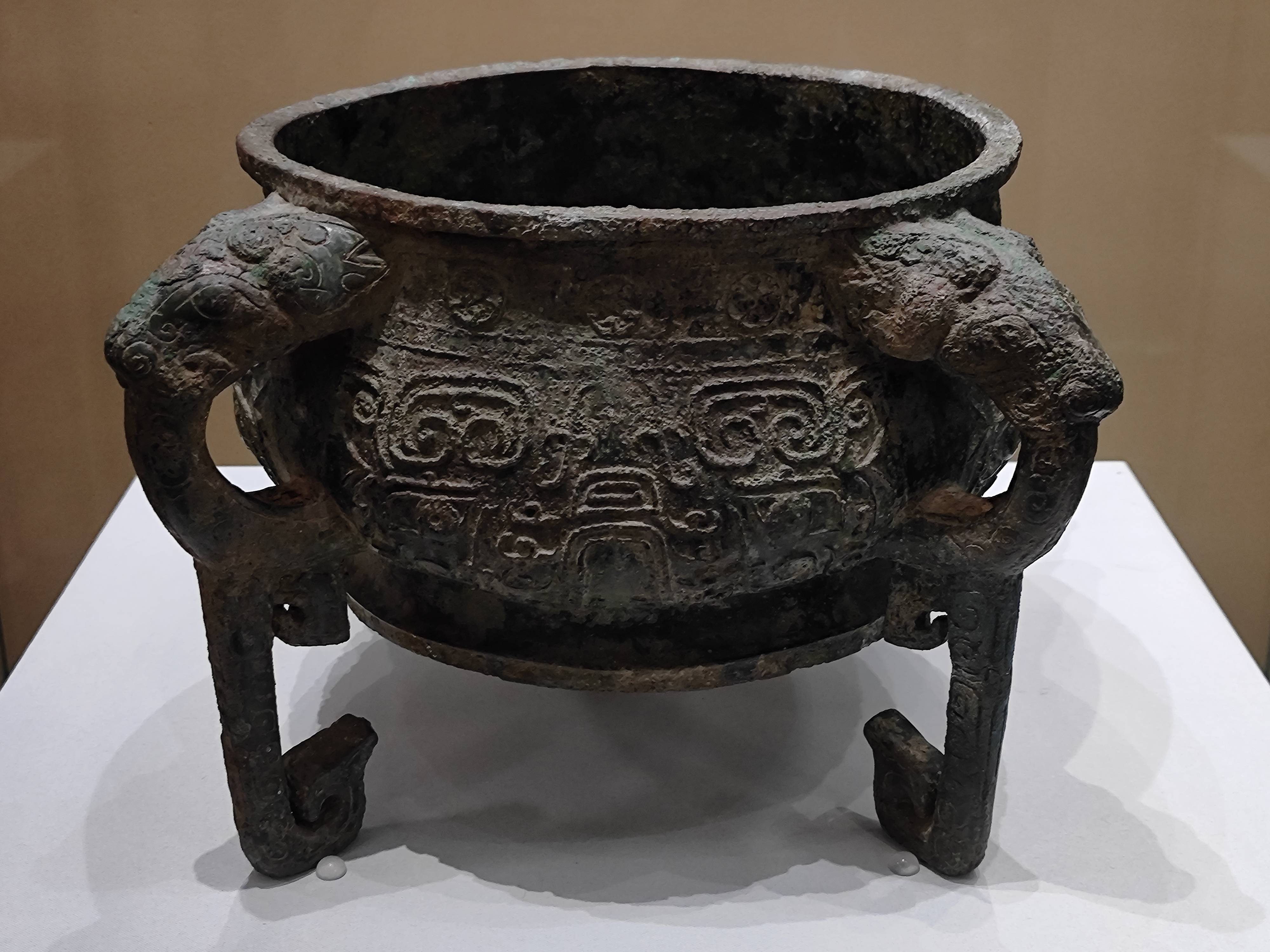 中国之中展来清华：中原古代文明精粹