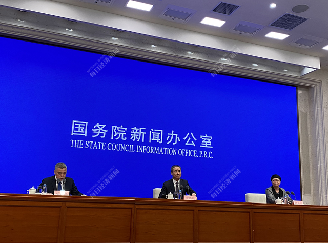 光伏收储平台“两条腿走路” 全产业链下调开工率