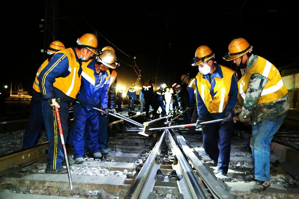 阿尔及利亚西部矿业铁路线进入最后施工阶段