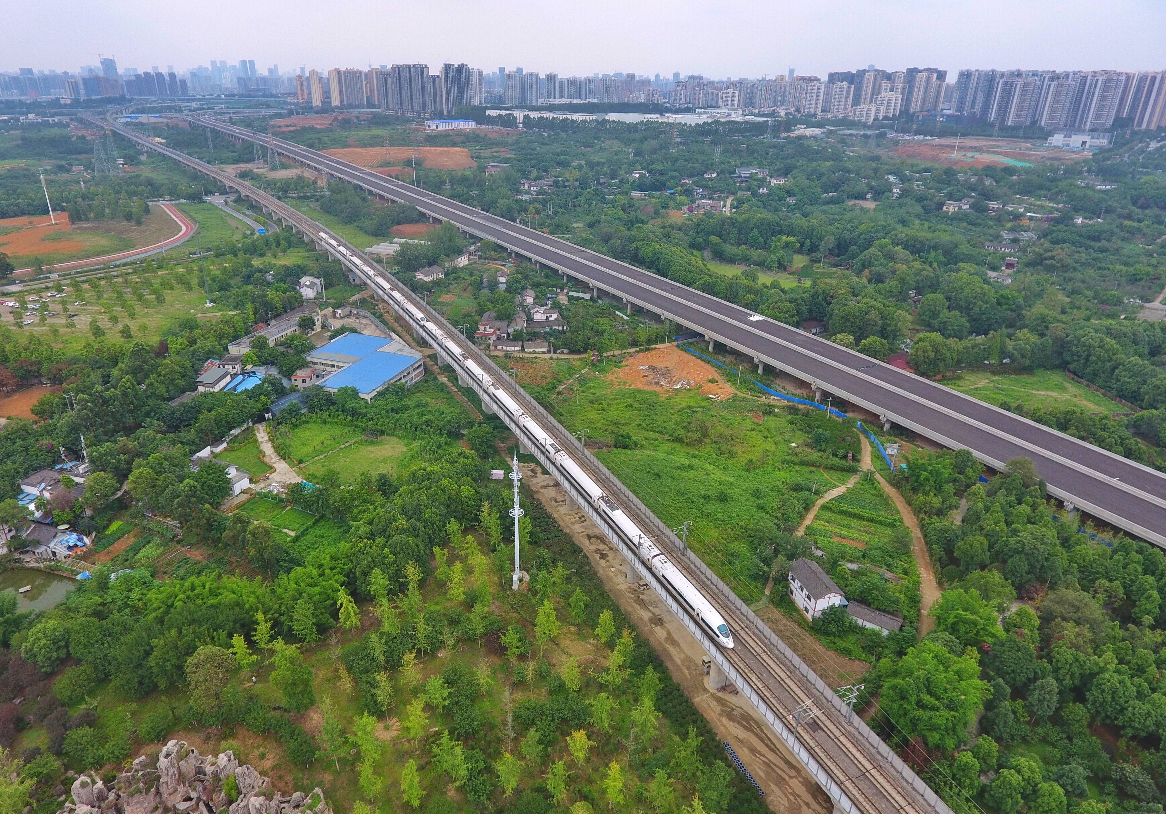 成渝双城协同指数六年追踪 创新跑得快，产业为何跟不上？