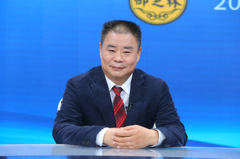 江中药业总经理肖文斌辞职