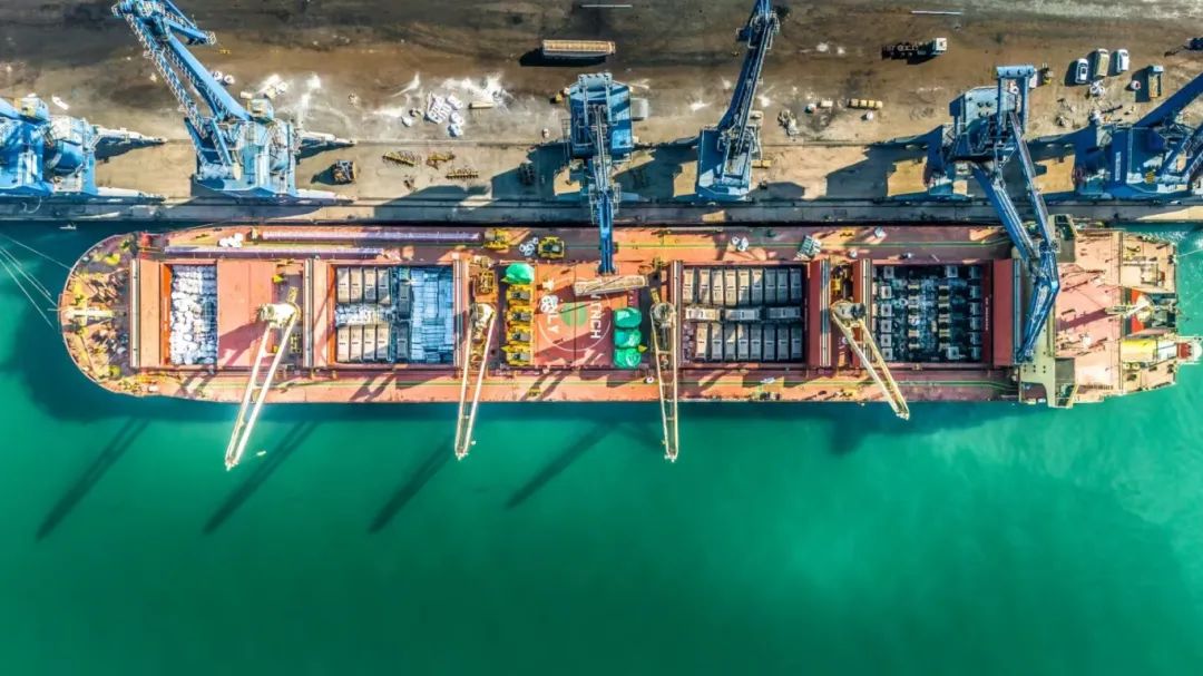 阿联酋推出全球首个海事服务包 重塑国际航运未来