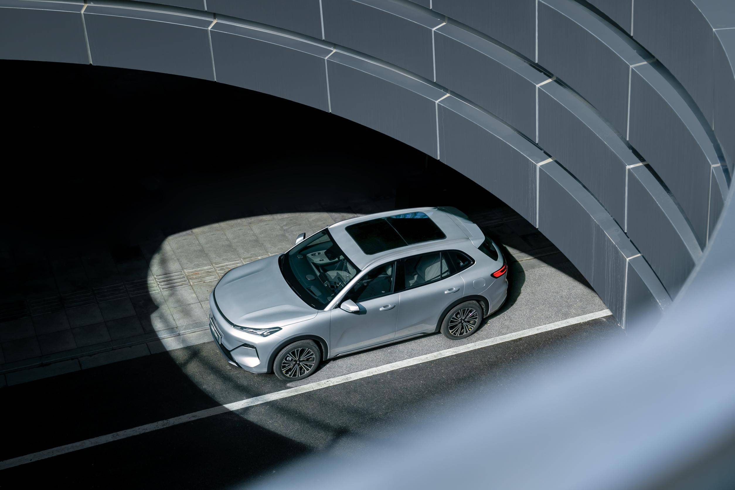 吉利出行业务大整合：曹操出行收购耀出行及吉利商旅