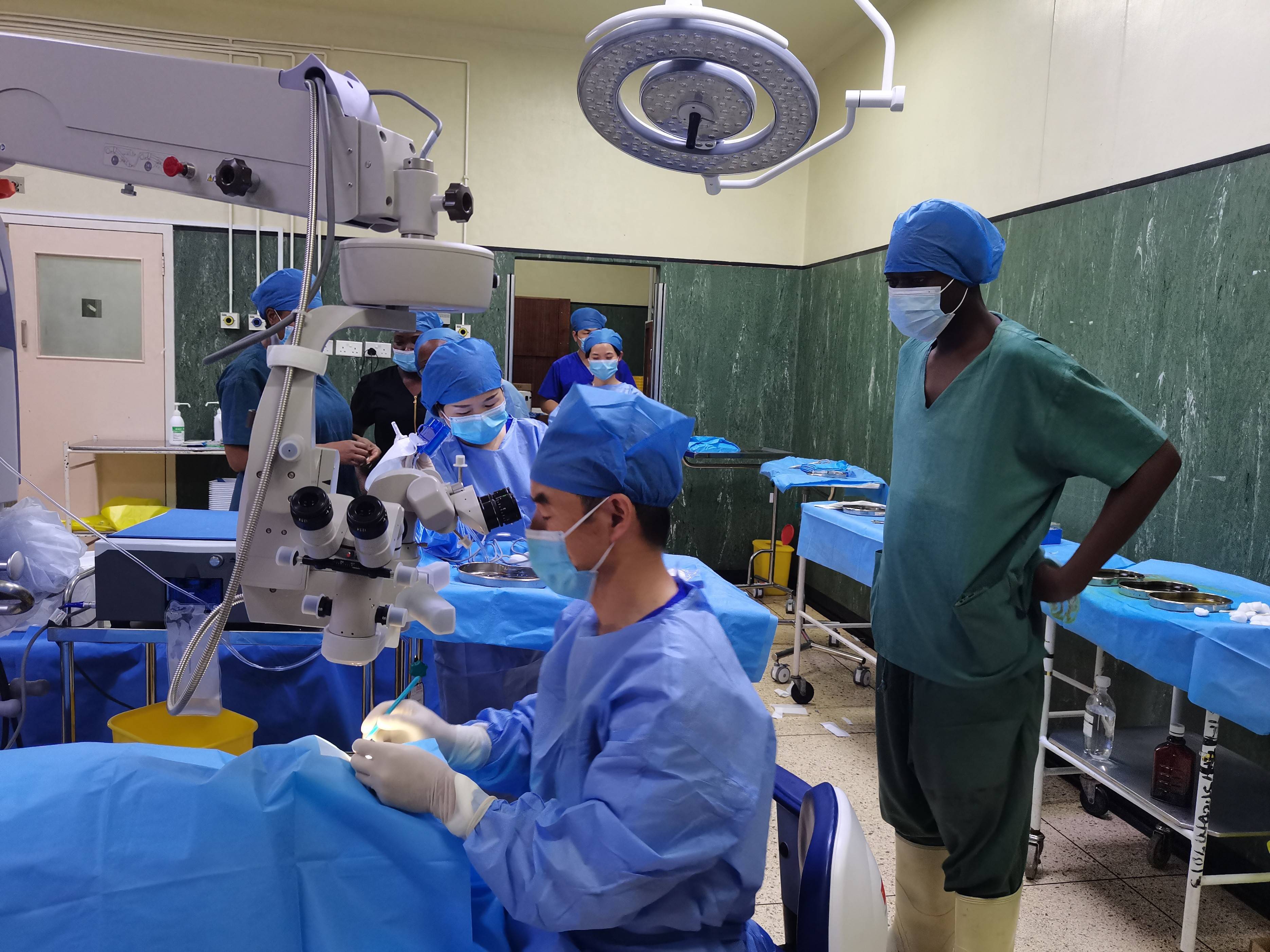 中国医疗专家组圆满完成在牙买加援助工作