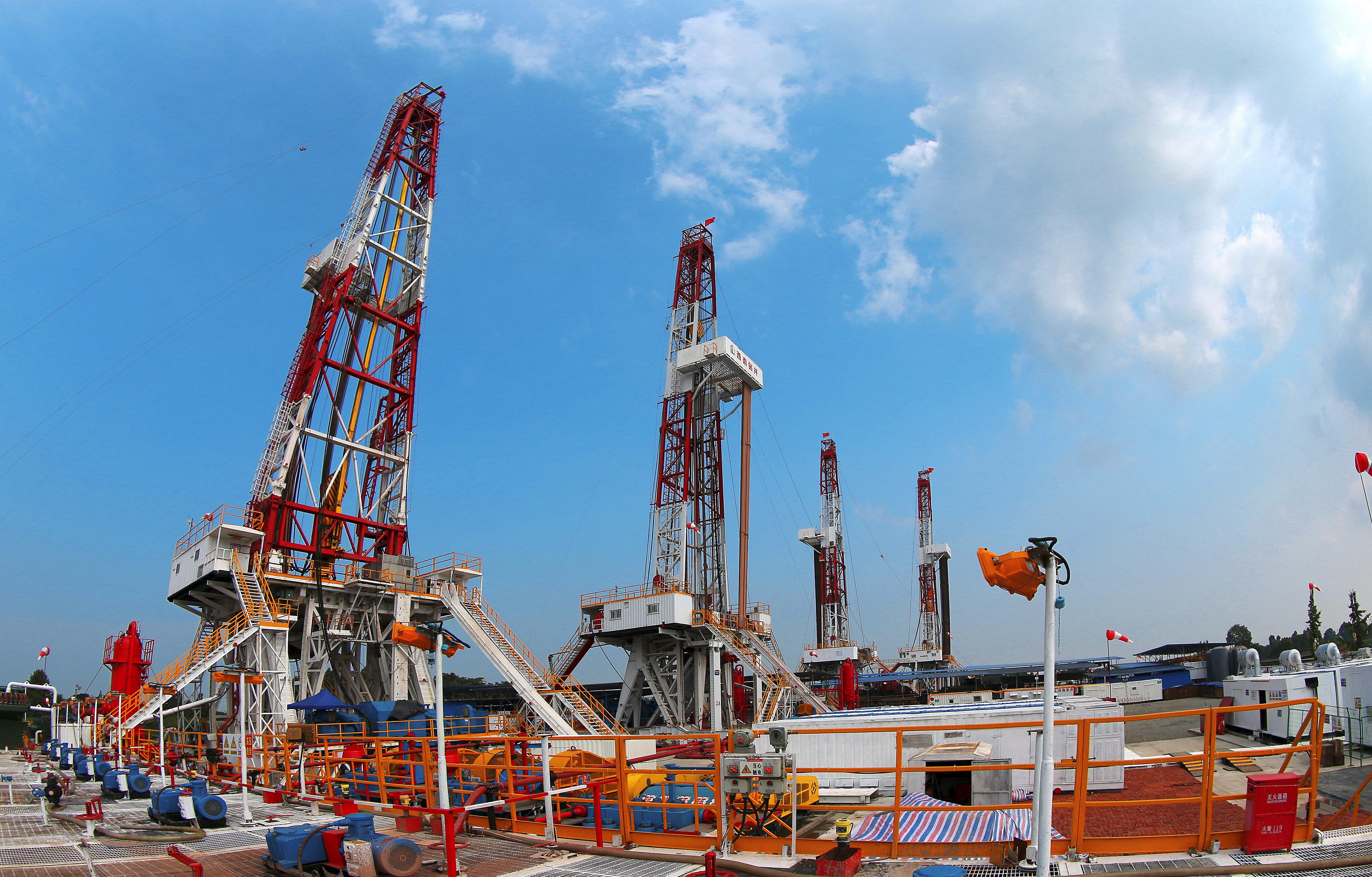 国际油价2日微跌