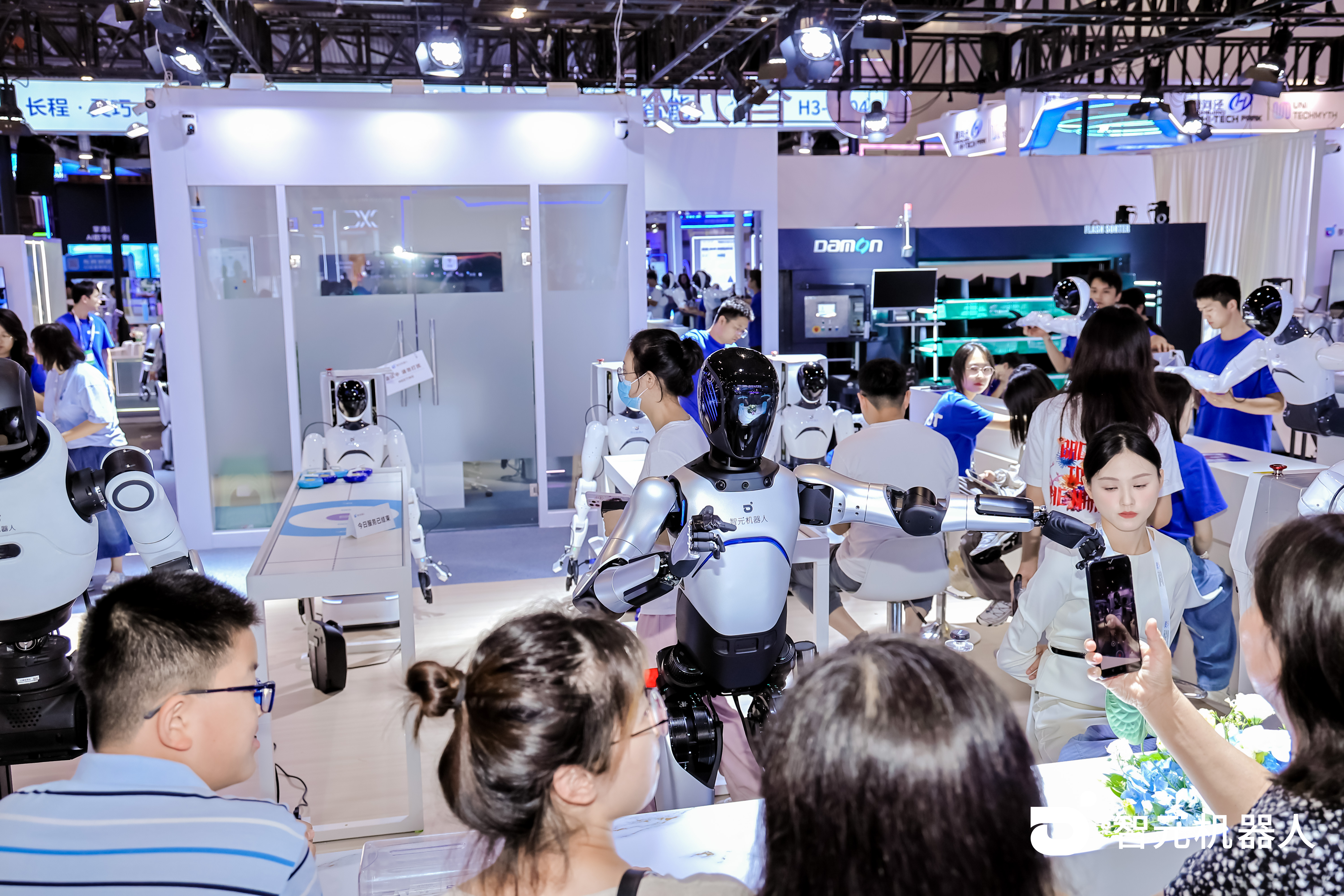 智元机器人等在成都新设机器人公司