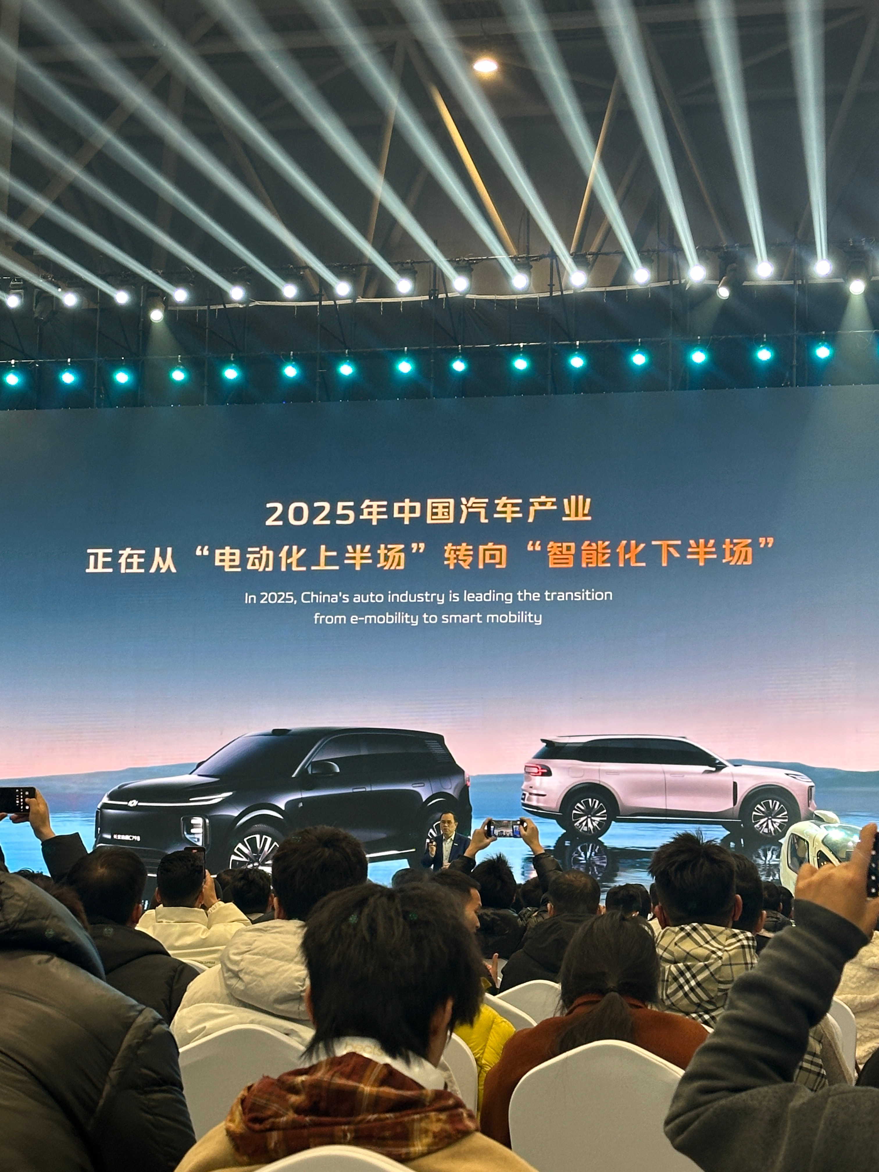 卓驭科技“跨界”：乘用车之外，拓展重卡NOA、无人车等泛自动驾驶