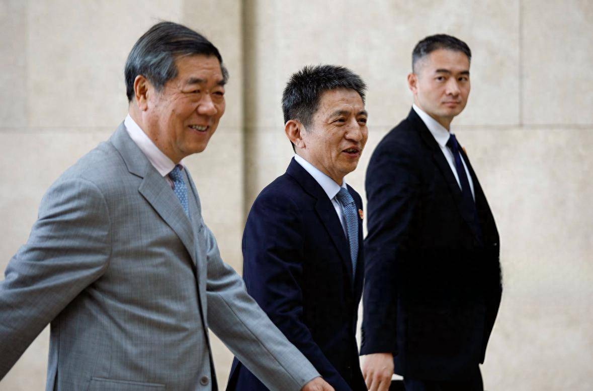 李成钢国际贸易谈判代表兼副部长会见加拿大总理驻议会秘书布洛伊斯、副外长莫里森