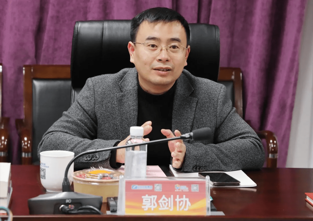 可控核聚变概念延续强势 远东股份三连板