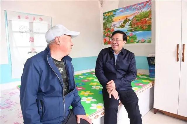 韩俊在参观“生命长江 生生不息――长江禁渔五年展”时强调 坚定不移推进长江十年禁渔 为长江经济带高质量发展提供有力支撑