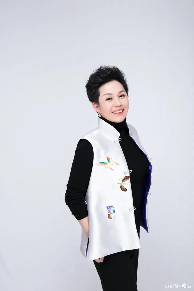 《点爱成金》：女性创始人，被反复“造神”