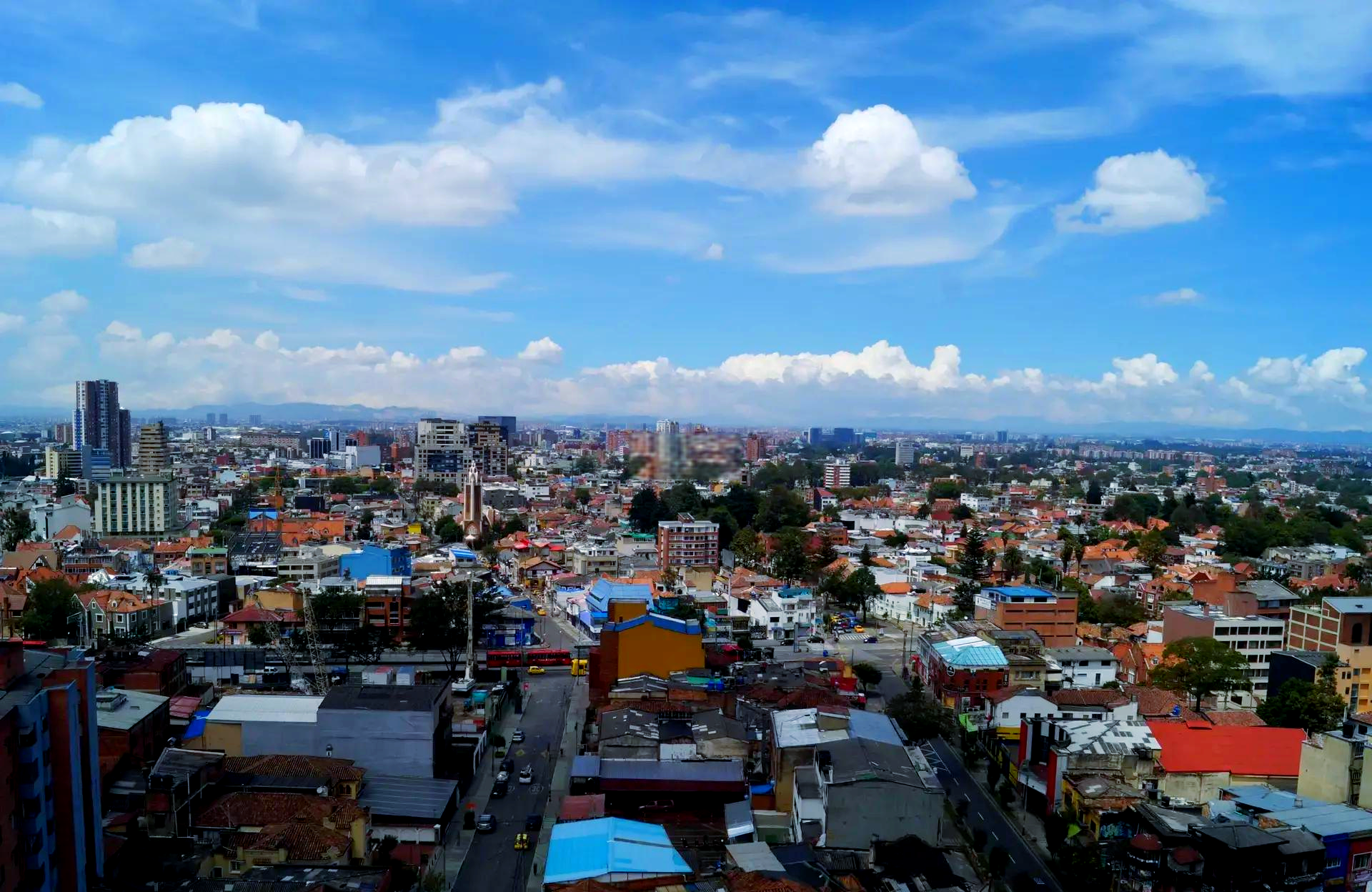 波哥大地铁一号线列车启动首轮动态测试