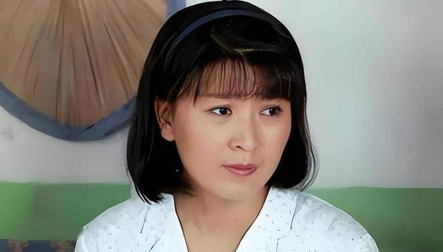 闫学晶，代言被终止