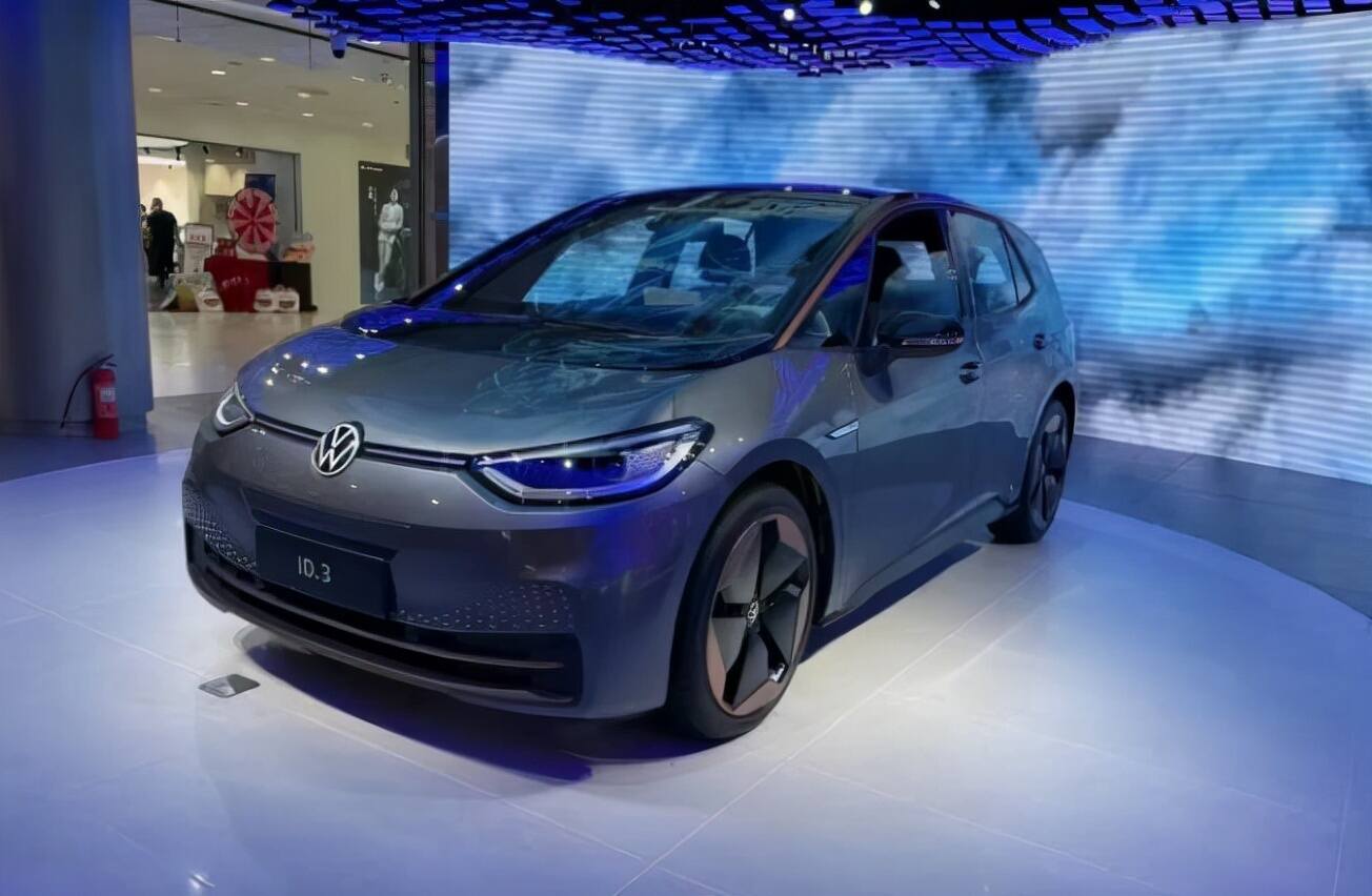 补贴政策换挡 车市连续三个月销量下滑