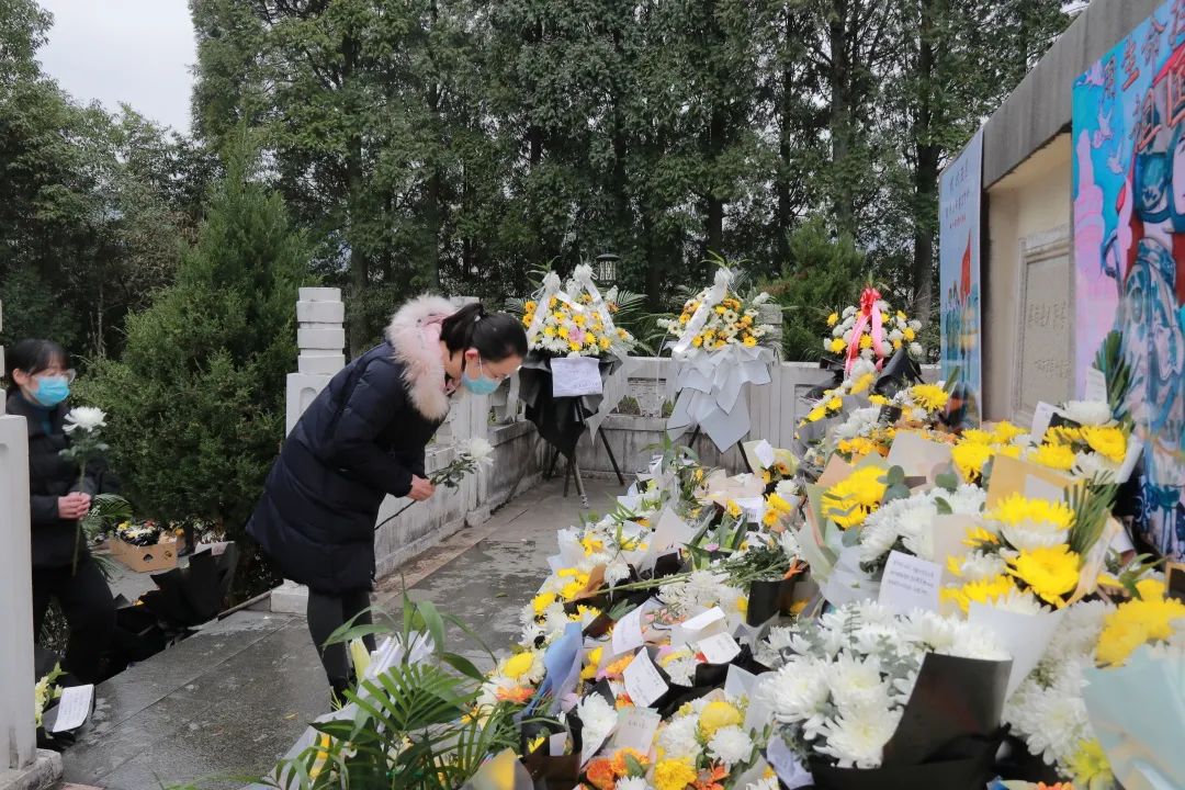 看图学习丨致敬平安守护者 重温总书记对人民警察的殷殷嘱托