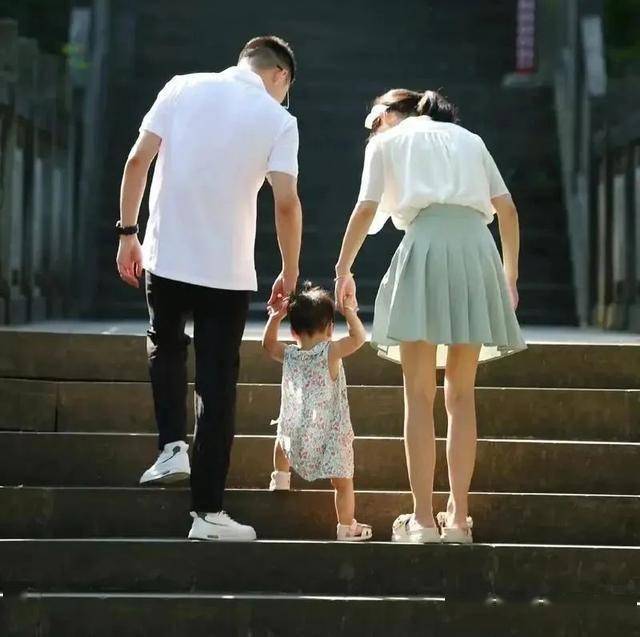 一个家庭最大的悲哀：向孩子借运