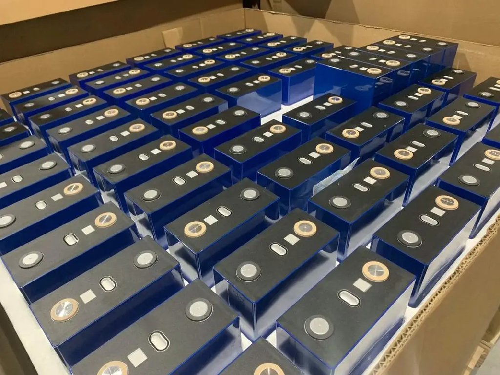 国家统计局:1月上旬磷酸铁锂(普通动力型)价格环比涨11.3%