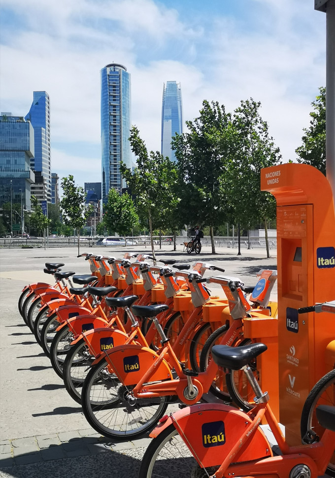 2025年智利首都圣地亚哥电动公交车覆盖率近60%