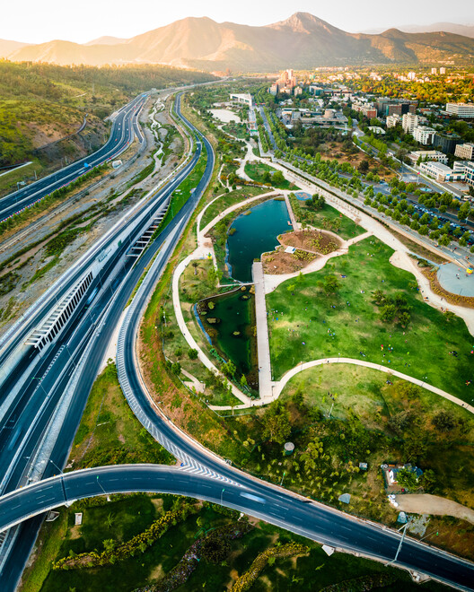 2025年智利首都圣地亚哥电动公交车覆盖率近60%