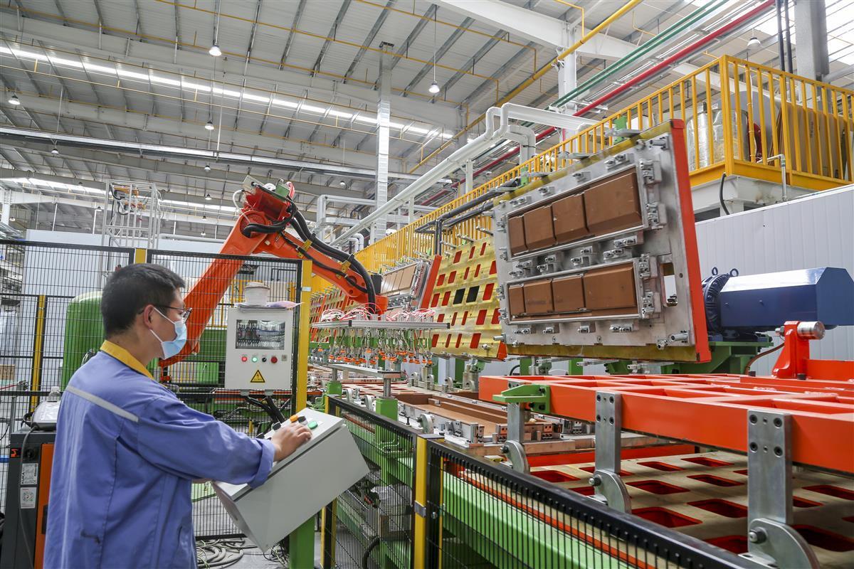 全球首个电视“灯塔工厂”诞生记