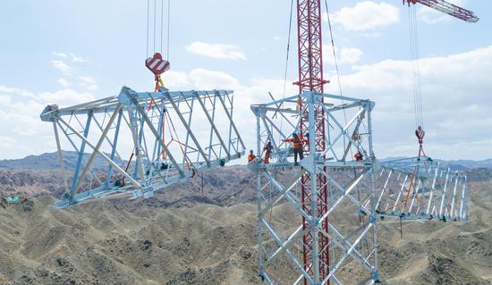 内蒙古春坤山至武川500千伏输电线路投产送电
