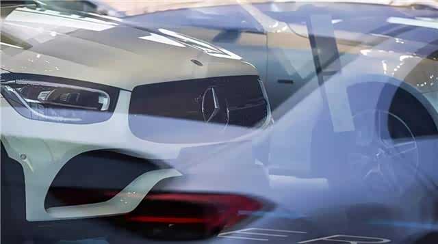 内存价格“涨疯”背后：智能汽车被AI“卡脖子”