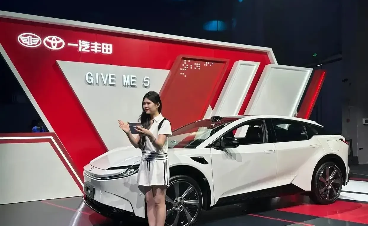 丰田中国销量止跌：油车稳住战线，一汽丰田电车掉队