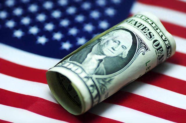 丹麦打响第一枪！250亿美元养老基金“清仓美债”，手握83万亿元美元资产的欧洲，会用资本“保卫”格陵兰岛？