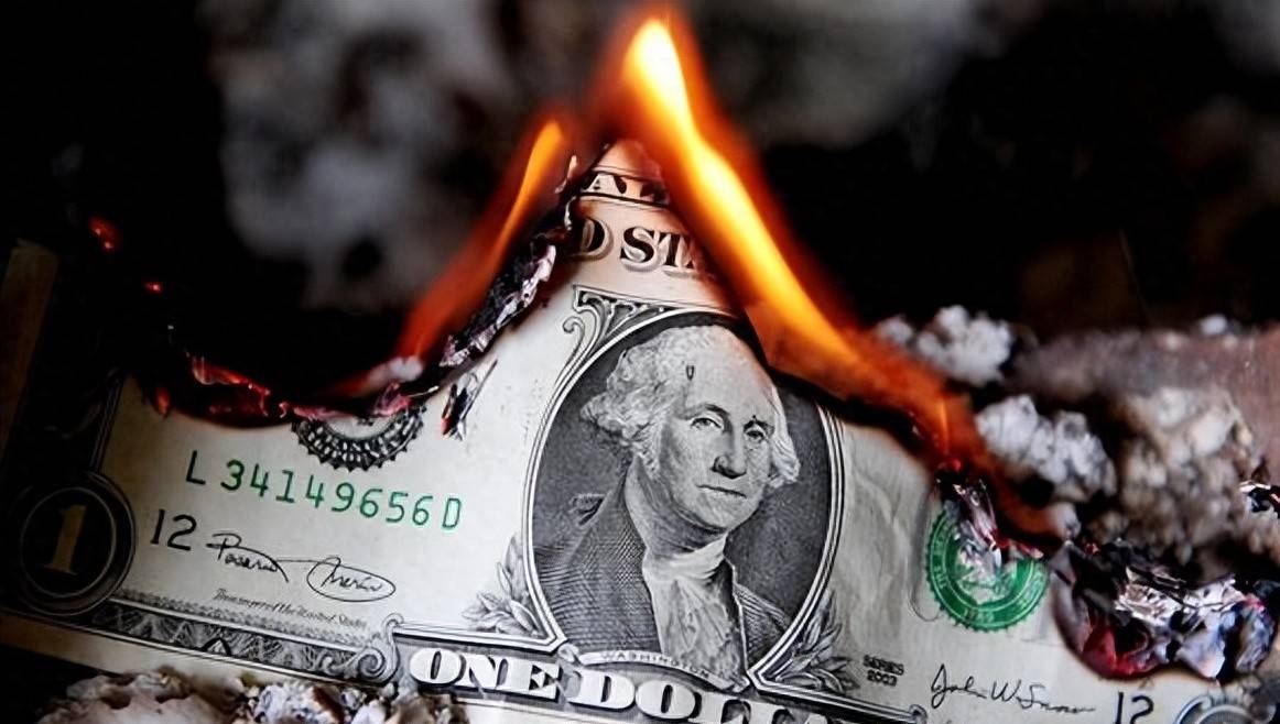 黑天鹅，突袭！日本遭遇“特拉斯时刻”！