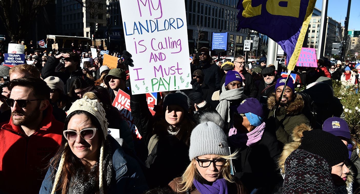 美国联邦政府雇员规模降至至少十年来的最低水平,但未实现成本节约