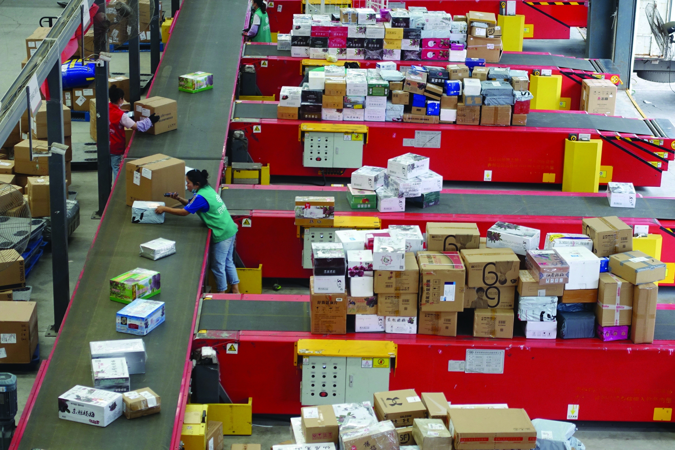 国家邮政局：2025年快递业务量完成1989.5亿件