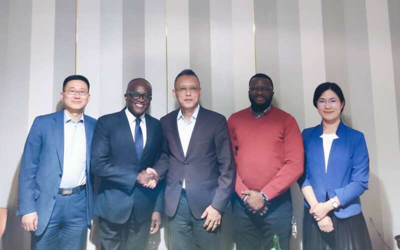 吕瑞浩公参会见中国乡村发展基金会埃塞办事处主任尹茜