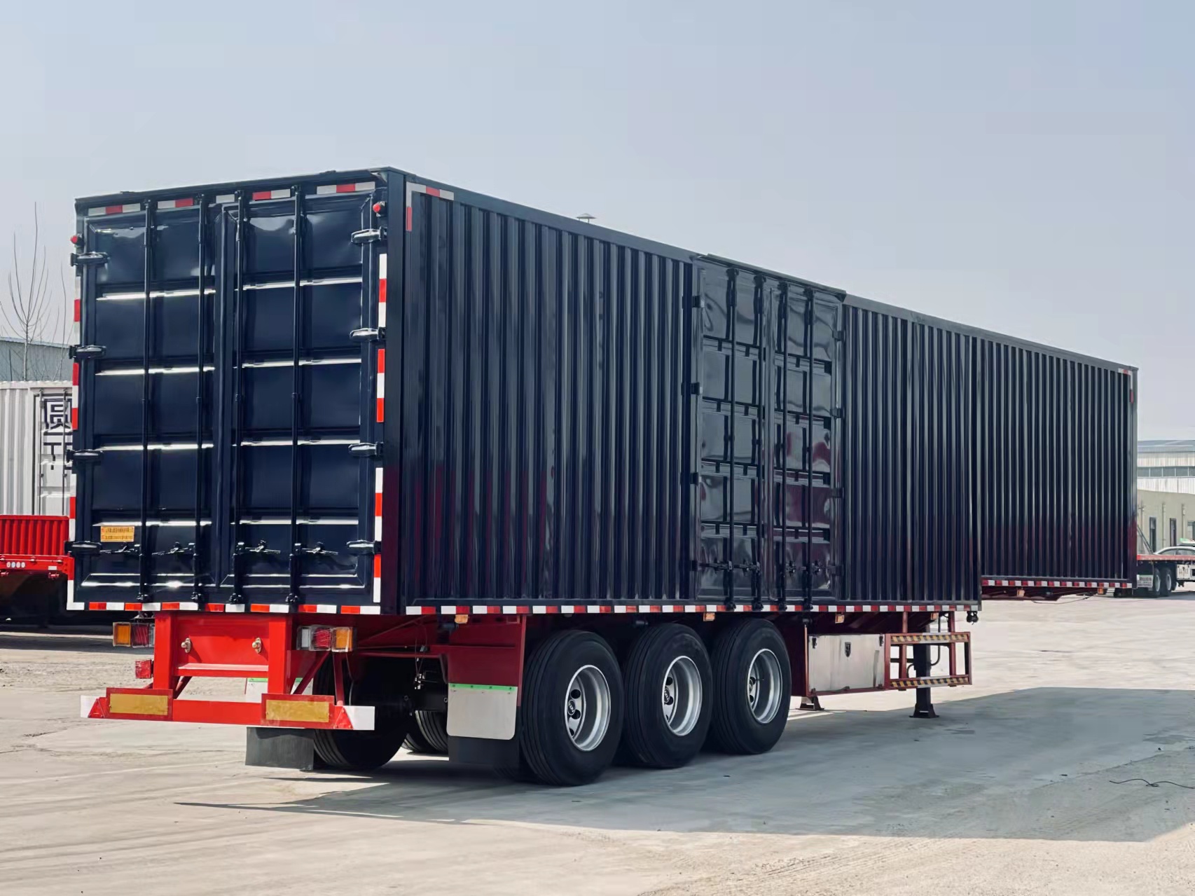 美国对厢式半挂车及其组件发起双反调查