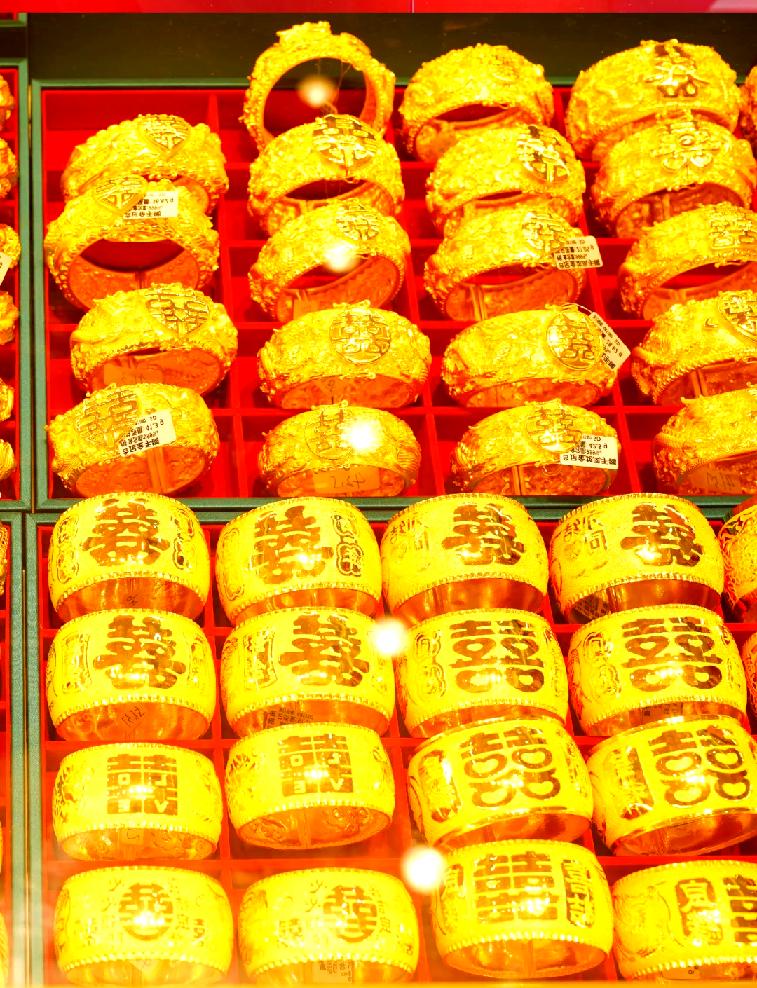 深圳水贝金饰克价达到1300元