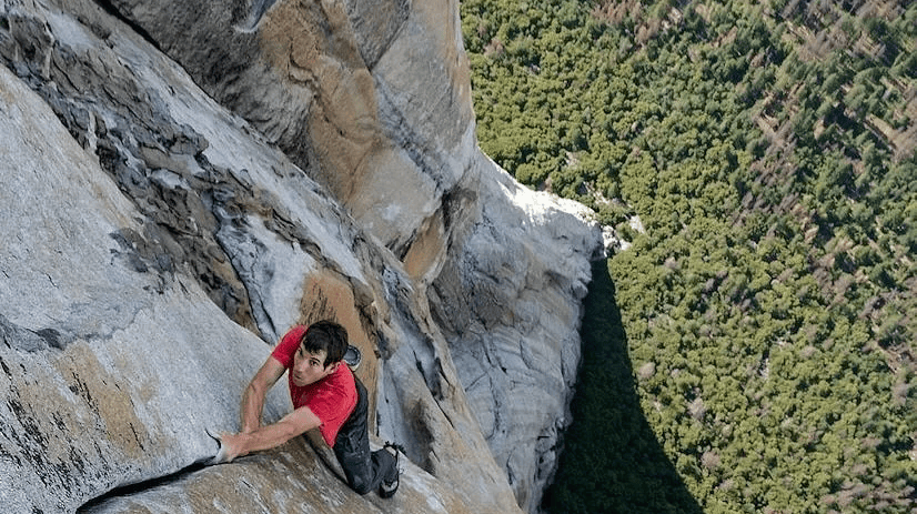 Alex Honnold 台北101徒手攀岩直播,藏着 Netflix 最精明的内容算计