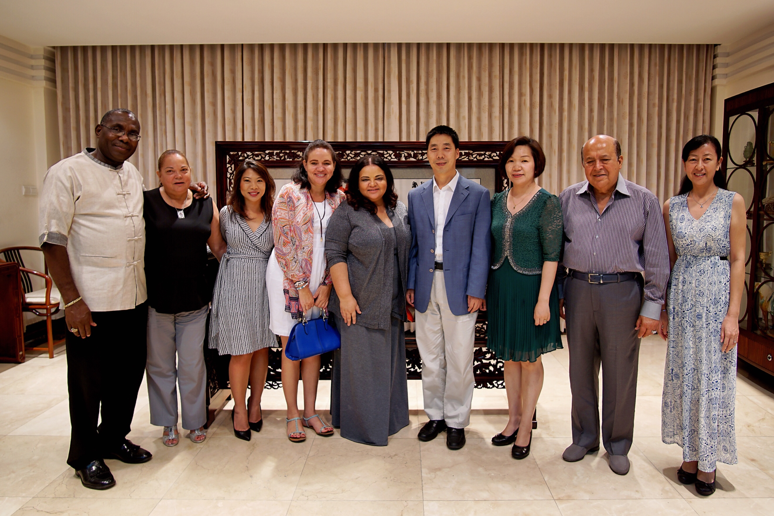 王有莉参赞陪同驻牙买加大使王锦峰走访南北高速公路有限公司