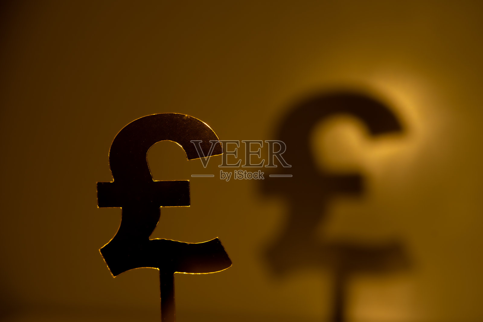 吉影子经济规模达3080亿索姆