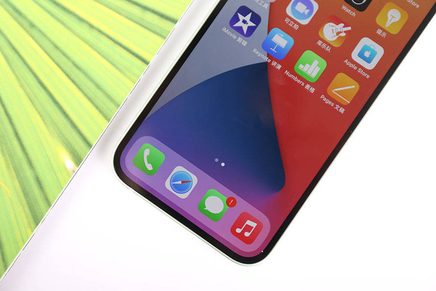 为“简单”买单，iPhone 4S爆火背后