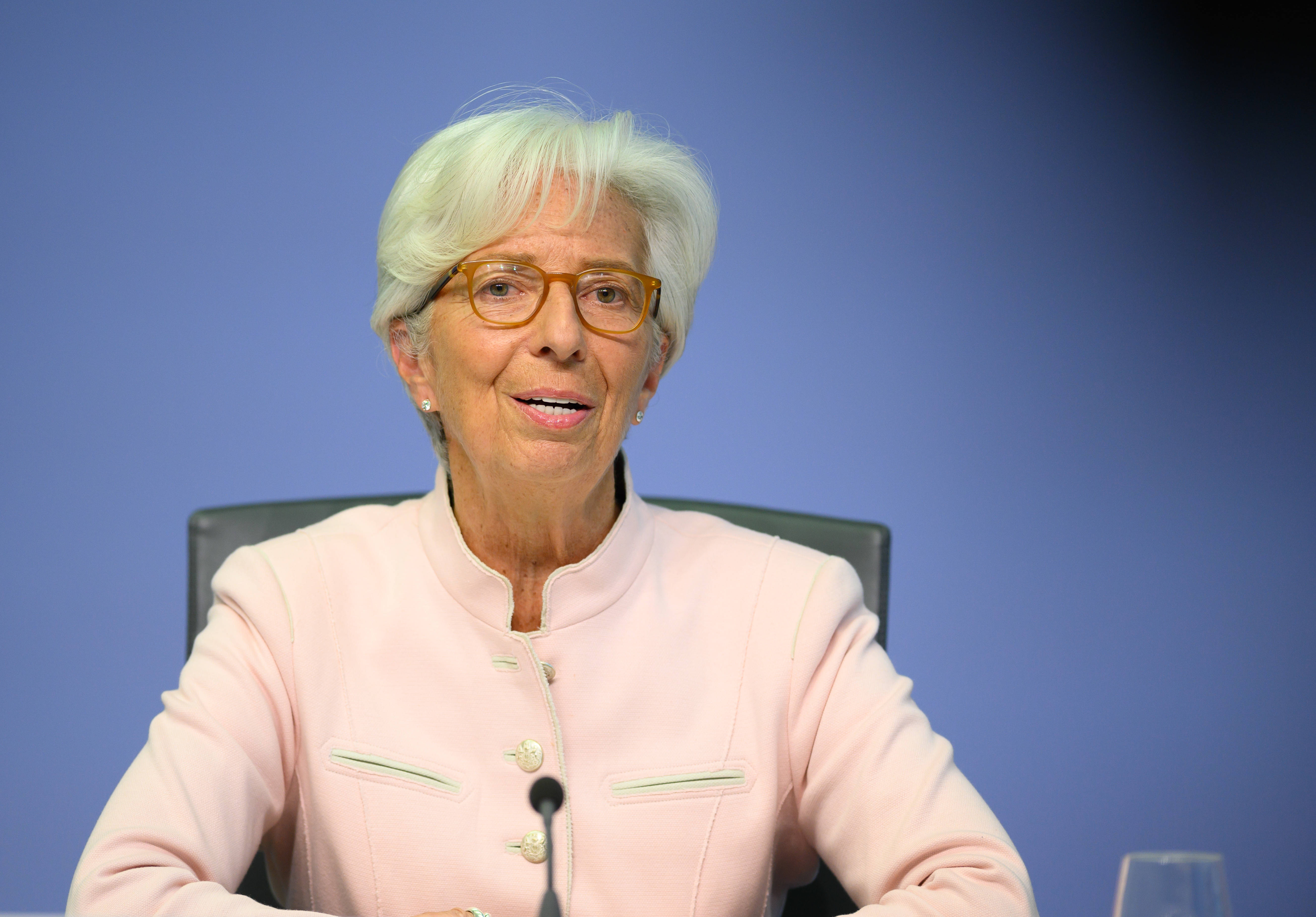 波兰货币政策委员会维持4.0%参考利率不变，兹罗提兑欧元小幅走弱