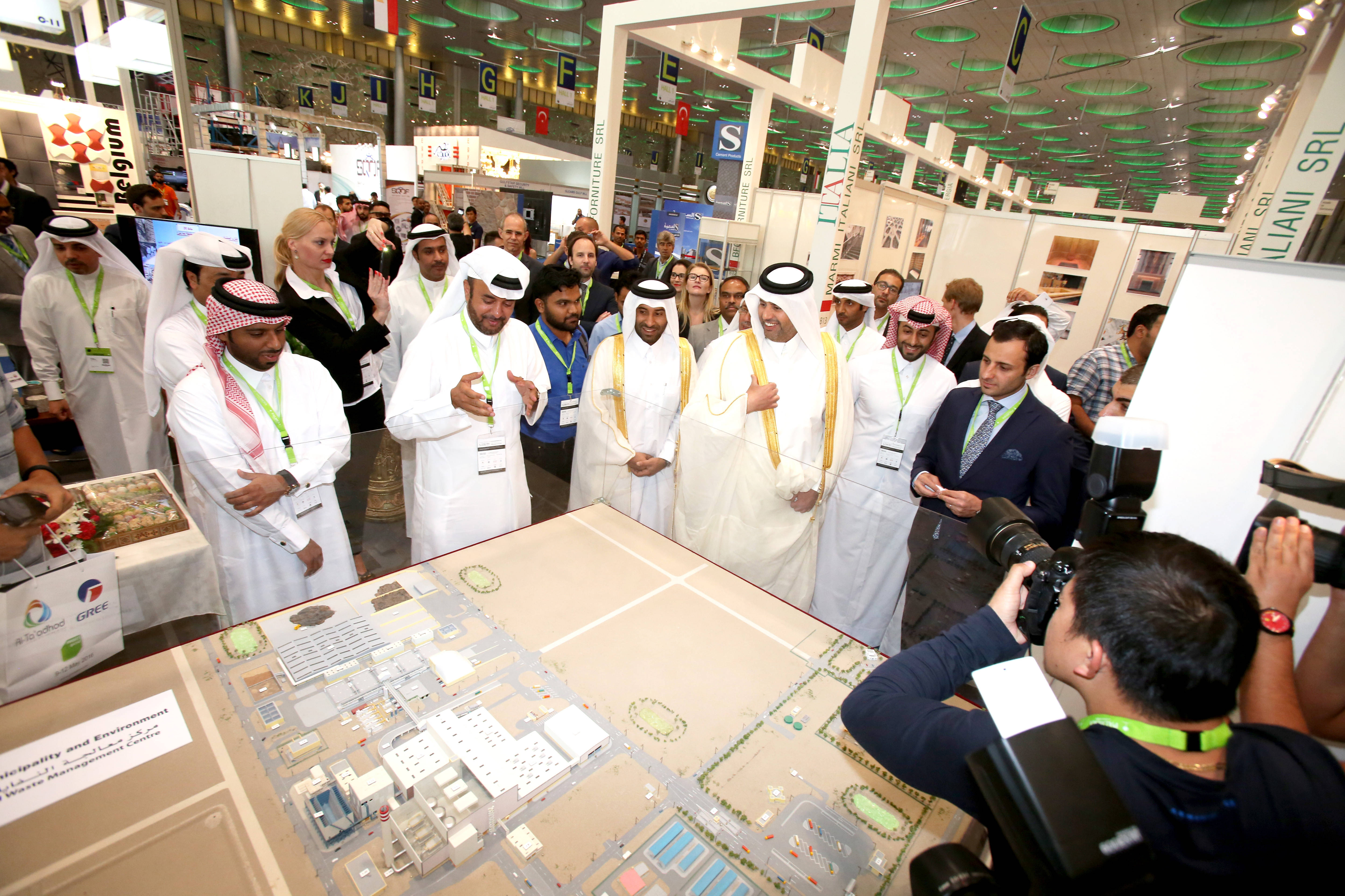 美国商业代表团访问利比里亚，共商投资与合作推动国家发展