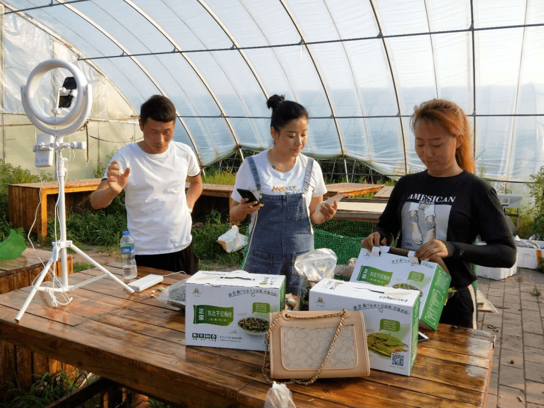 湖北省人大代表、中贝通信董事长李六兵：建议多措并举推动湖北AI产业高质量发展